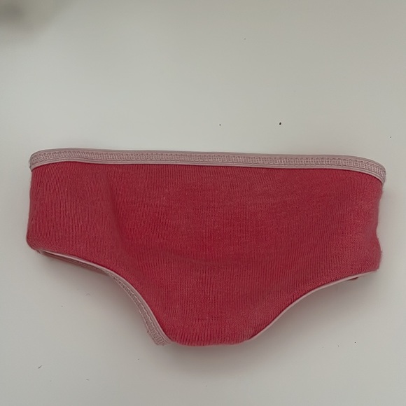 American Girl Doll, peach dress
pink underwear and light punk sandals - Picture 12 of 15